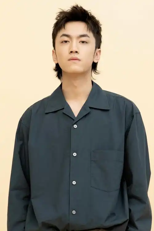 欧阳娜娜为壹加壹少年拍摄宣传片 五位新人魅力初显_俞彬