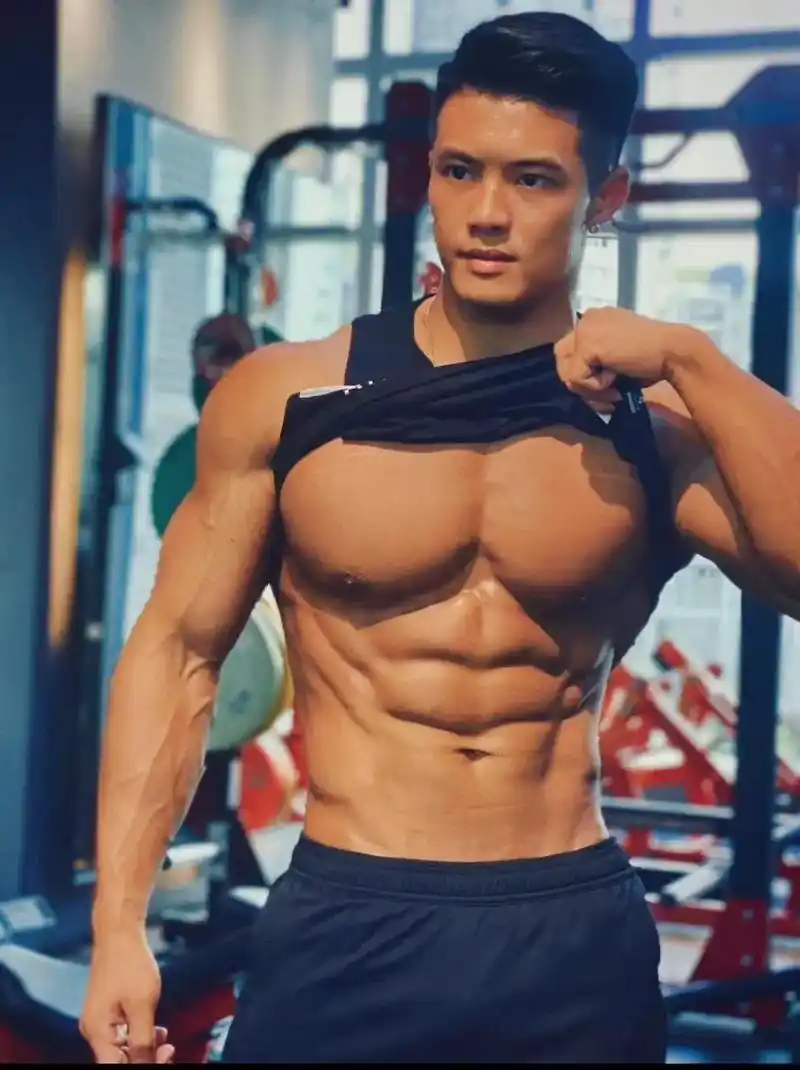 马甲线腹肌好身材性感小哥9999.