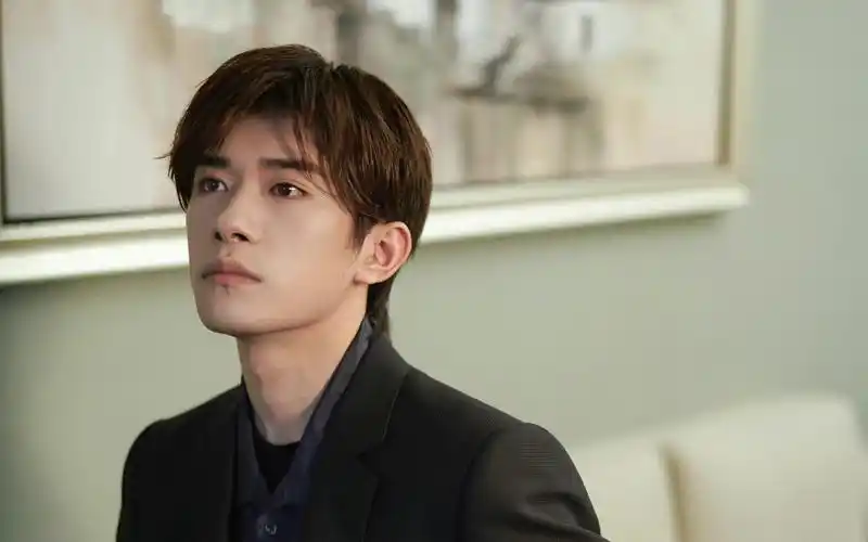 20230210易烊千玺阿玛尼高定私藏香氛全球首展