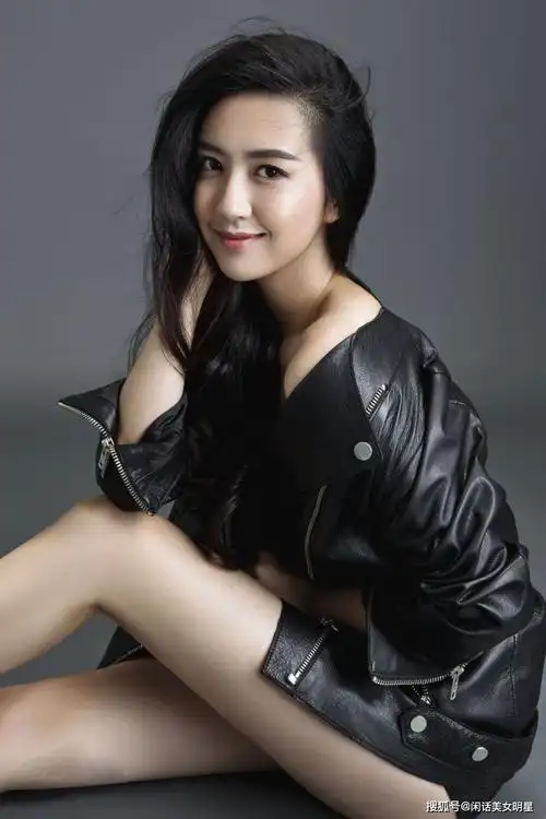 原创29岁许龄月清纯靓丽优雅性感这位女神实在太正点了