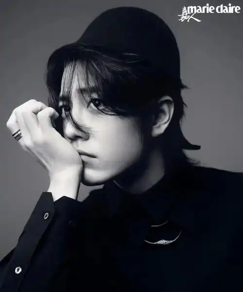 肖战被拍到大尺度露肉|gq|王嘉尔|王一博|迪丽热巴|独特魅力_网易订阅