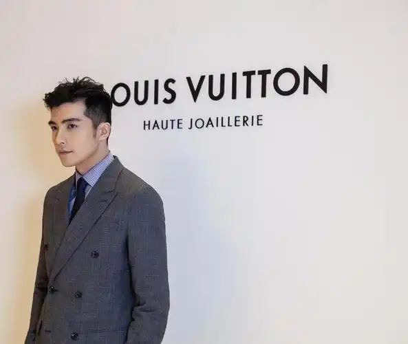 lv的顶级珠宝私密晚宴,台湾第一美男贺军翔短发亮相竟如此绅士