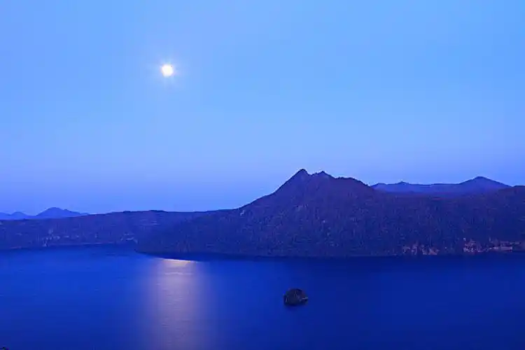 湖,月亮图片_湖,月亮高清图片_全景视觉