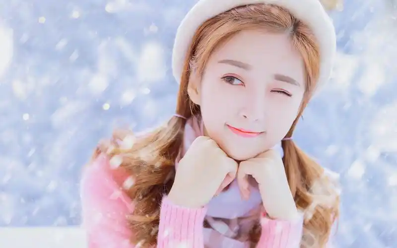 冬季梦幻甜美少女图片-美女壁纸-高清美女图片-第2图-娟娟壁纸