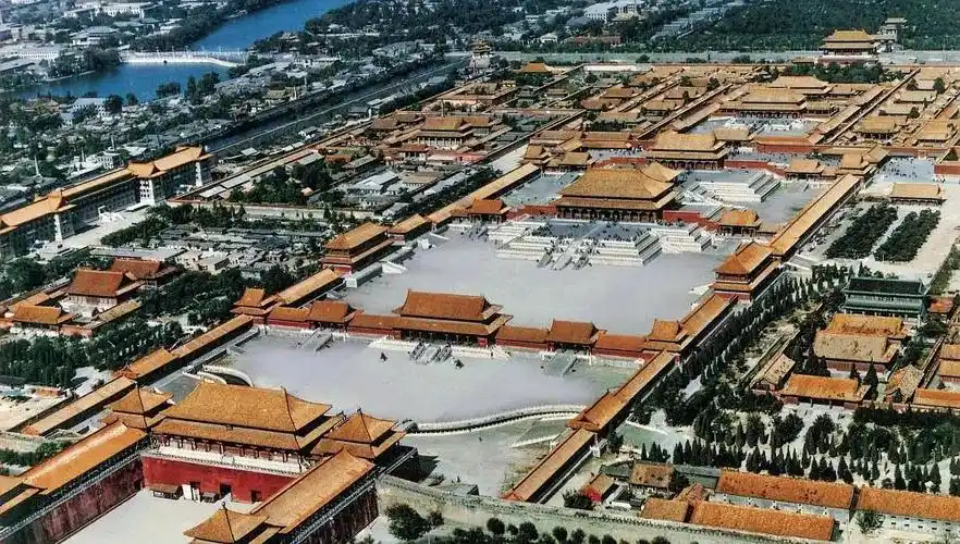 故宫俯瞰图(来自图书《太和殿》)