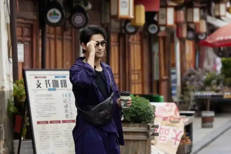 《此刻,向远方—夏日香气》即将上线,袁弘张歆艺开启浪漫寻"香"之旅