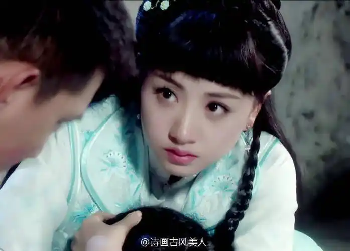 杨蓉《情定三生》【顾知夏】原名沈凌雪,是督军统领沈虎失散多年的