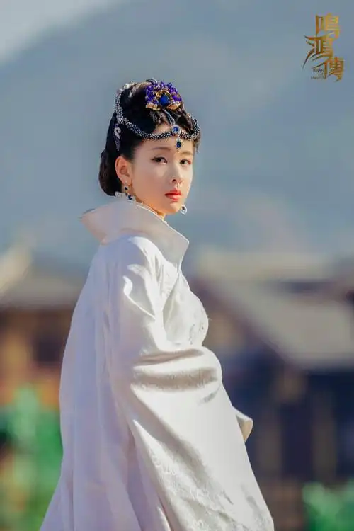 陈都灵《鸣鸿传》热播 分饰两角上演虐恋情深