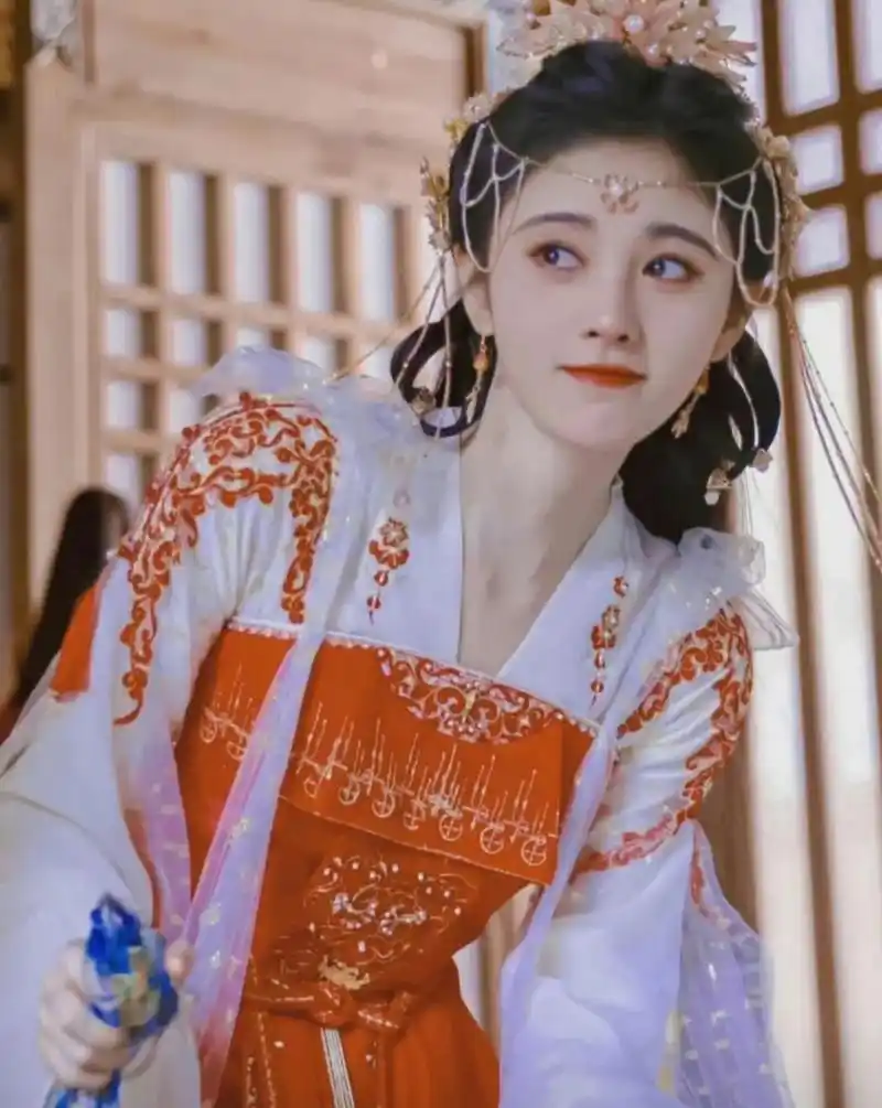 鞠婧祎:古装剧,化身国风美少女,仙气飘飘,美出了天际!