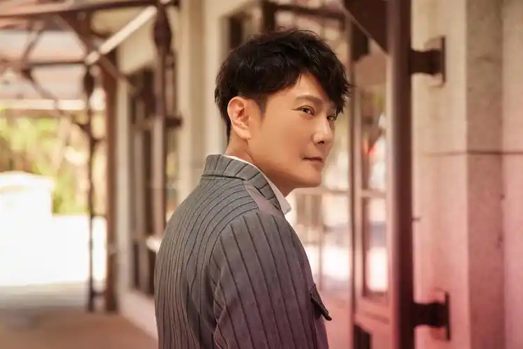 张信哲新专辑就懂了成绩斐然在不在mv326生日惊喜上线