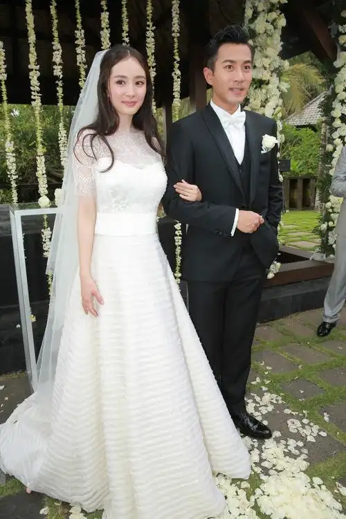 杨幂刘恺威发表离婚声明 昔日恩爱瞬间已成过往