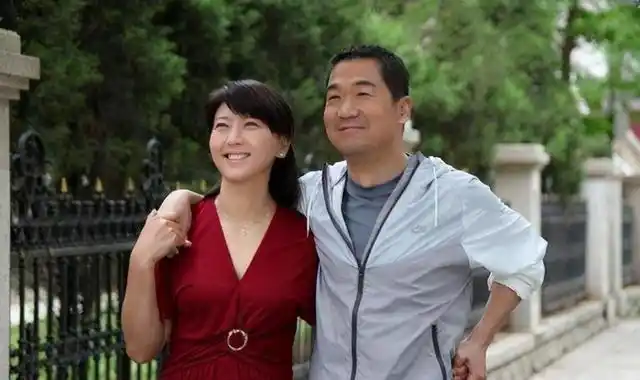 曾6次登上春晚舞台是国家一级演员46岁嫁大10岁富豪很幸福