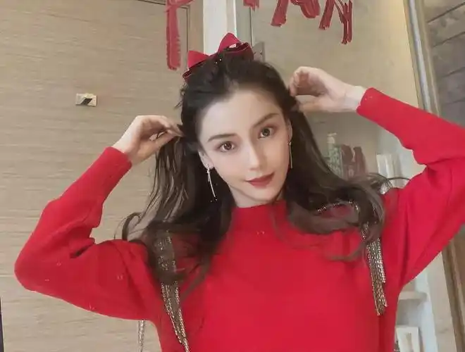 baby34岁生日晒美照20万网友点赞工作室发长文送祝福