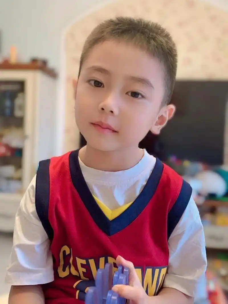 男宝宝寸头发型参考,儿子的寸头可还行02?