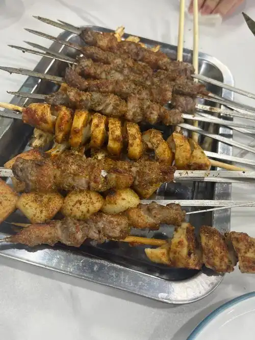 深夜烤串吃着更香