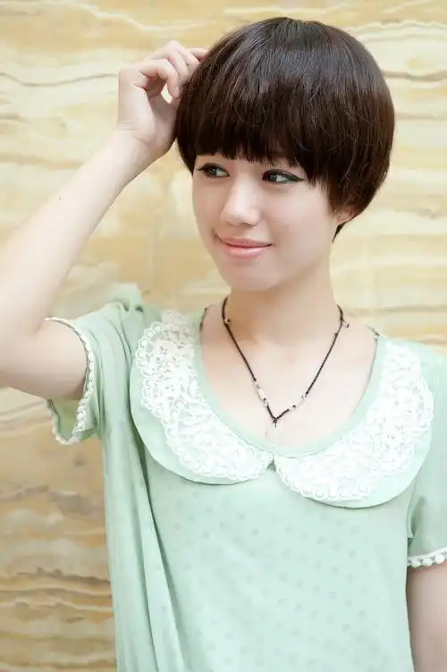 厂家直销 假发套修脸沙宣蘑菇头短发 女碎齐刘海短直发型