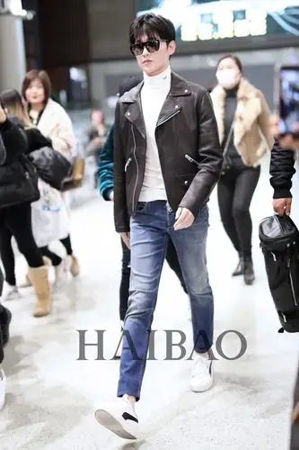 "2018海报街拍instar"候选人杨洋的全年街拍合辑:舒适清爽,帅气又时髦