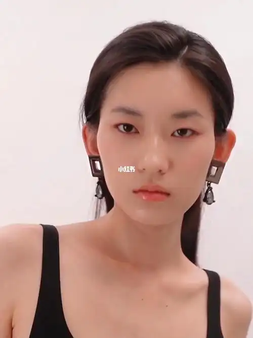 亮福模特王闪闪解锁简约风饰品