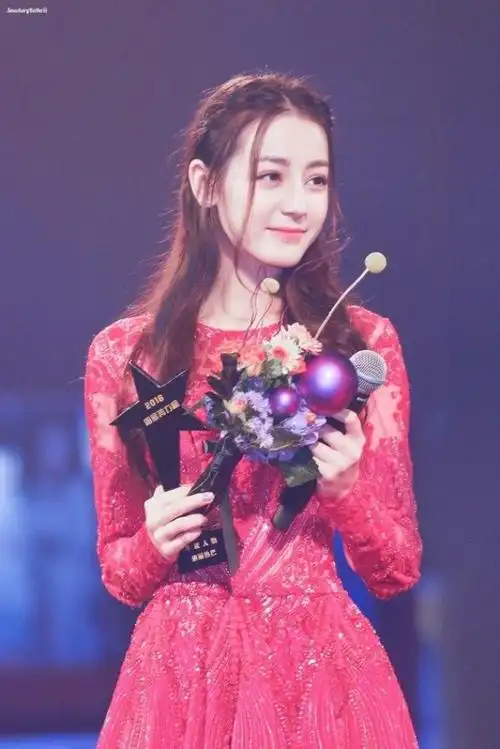 迪丽热巴,爱丽丝永远中意你,你是最棒的!