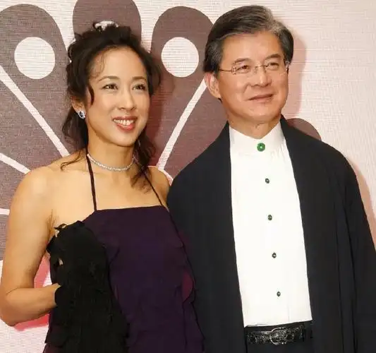 朱玲玲继子结婚不被邀请,罗家孙子抢走家庭地位?