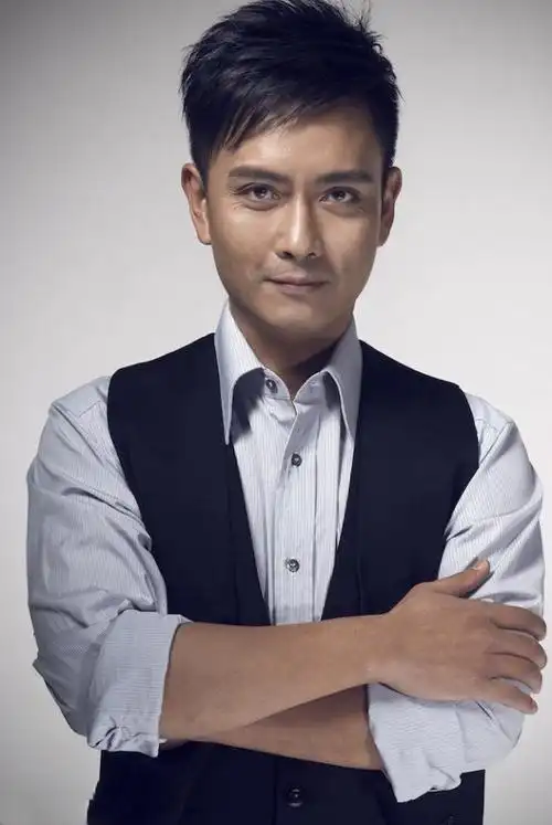 谢君豪:为救人险些毁容,一度心灰意冷想转行,和妻子携手25年|谢君豪|