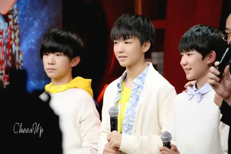 tfboys王俊凯 2014.12.11 天天向上录制现场.