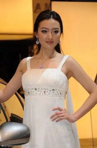 2010年北京车展玛莎拉蒂车模兰岚图片