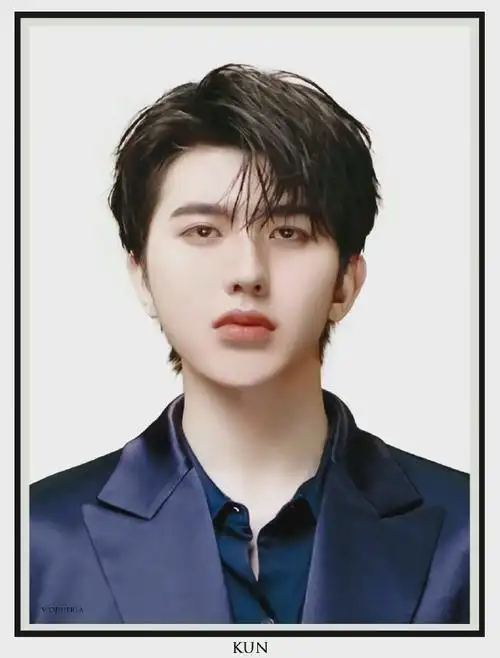 来夸大明星蔡徐坤证件照#蔡徐坤