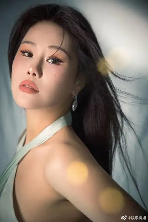 袁娅维的命也是命#袁娅维没惹任何人 歌手袁娅维昨晚在微博之夜沉了