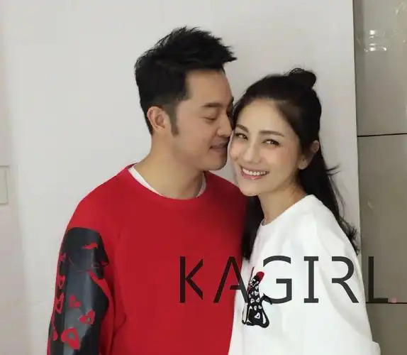 很多人羡慕胡可,不过她和老公也会有矛盾,和儿子也会有冲突,但这才是