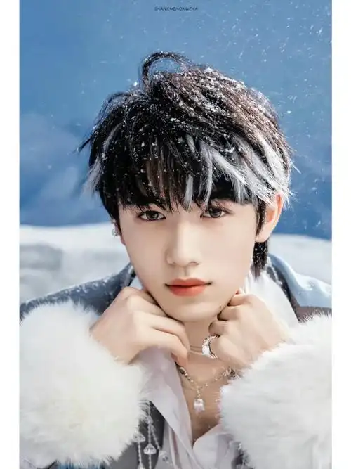 宋亚轩自印小卡2正反面