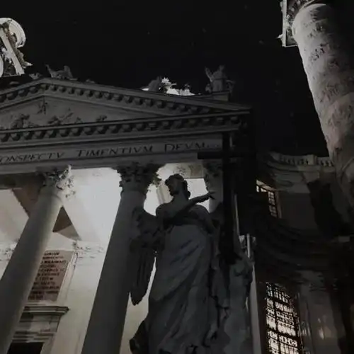 黑色背景图 ins风