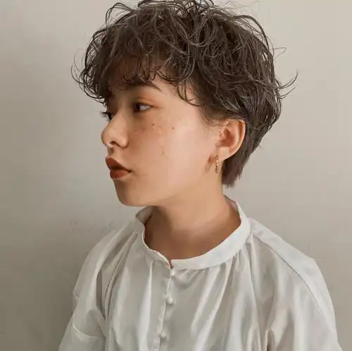 超短发烫什么卷?