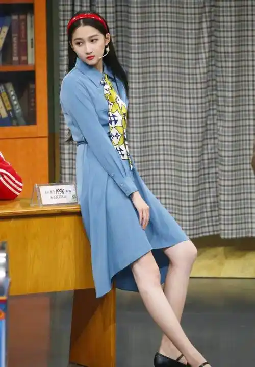 关晓彤十岁上节目曝父母的黑料,耿直又可爱,因为是演员怕被拐卖_老妈