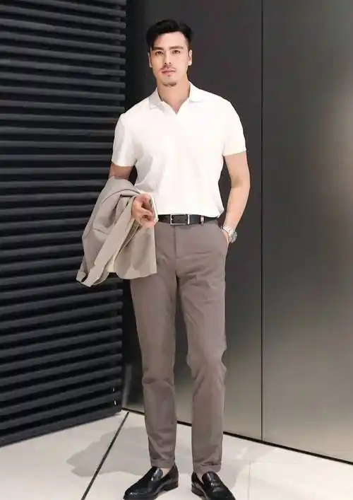 中年男人,衬衫裤子别塞满了,太油腻了!