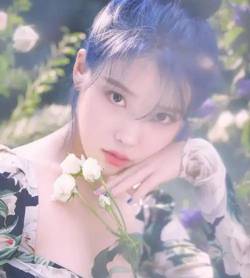 iu李知恩蓝发1280x720分辨率查看