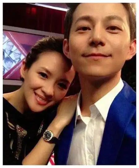 何炅妻子王菁何炅的儿子