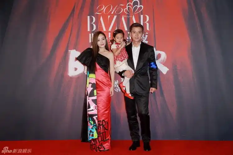 一年一度的时尚芭莎慈善晚宴老中青花旦争奇斗艳