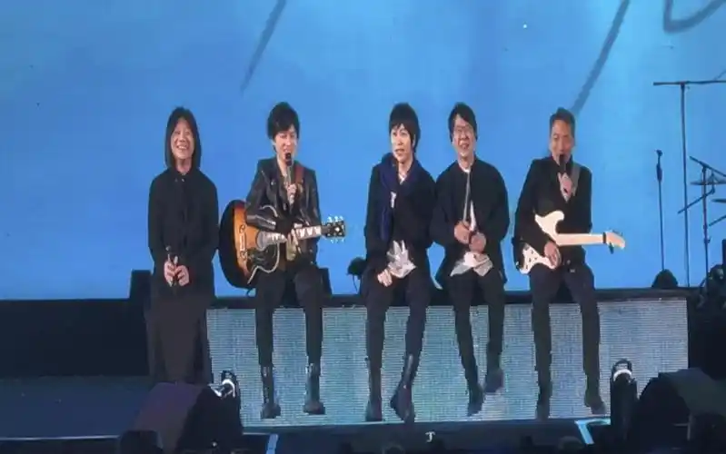 五月天上海11.14场talking 步步 干杯