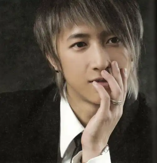 他曾是比鹿晗,吴亦凡更火的小鲜肉,却因耍大牌人品差被封杀!