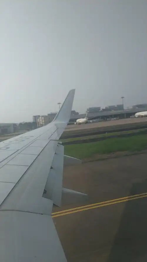 杭州萧山国际机场飞机起飞瞬间