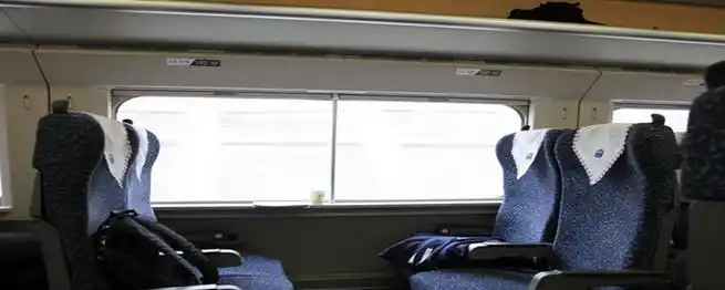 高铁座位号abc哪个靠窗