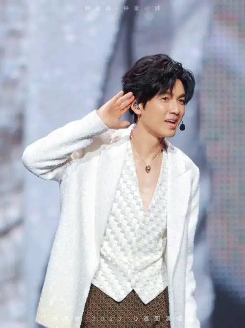 这是我的白马王子呀99钟汉良2023 o巡回演唱会上海站@钟汉良#钟汉良