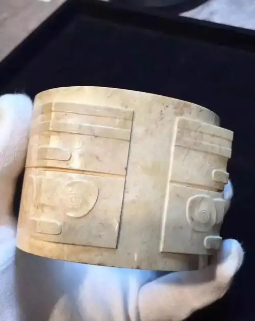 好东西配得上好价格,良渚玉琮1800万港币香港夺魁!