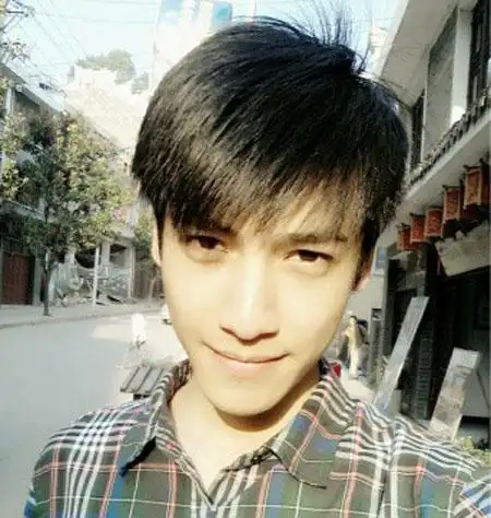 罗戈leo示范男士帅气中长碎发发型