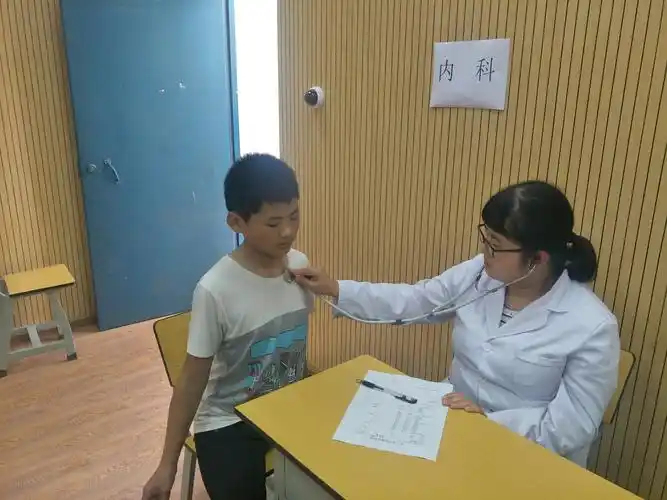 宜良十中学生健康体检