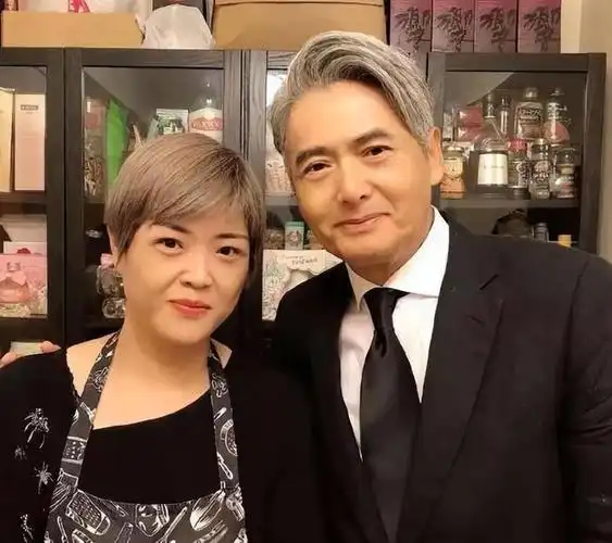 周润发健康状态堪忧摔断肋骨和手掌情况严重目前无法继续跑步