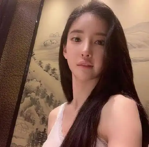 潘南奎穿汉服,却被网友集体吐槽:没有文化底蕴,驾驭不了