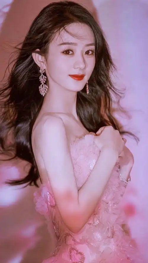 赵丽颖·星动之夜粉色梦幻公主风x复古女王范儿#赵丽颖粉的冒爱心泡泡