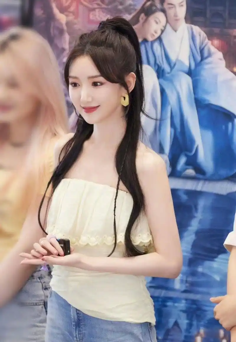 毛晓彤长发好好看,高马尾好美